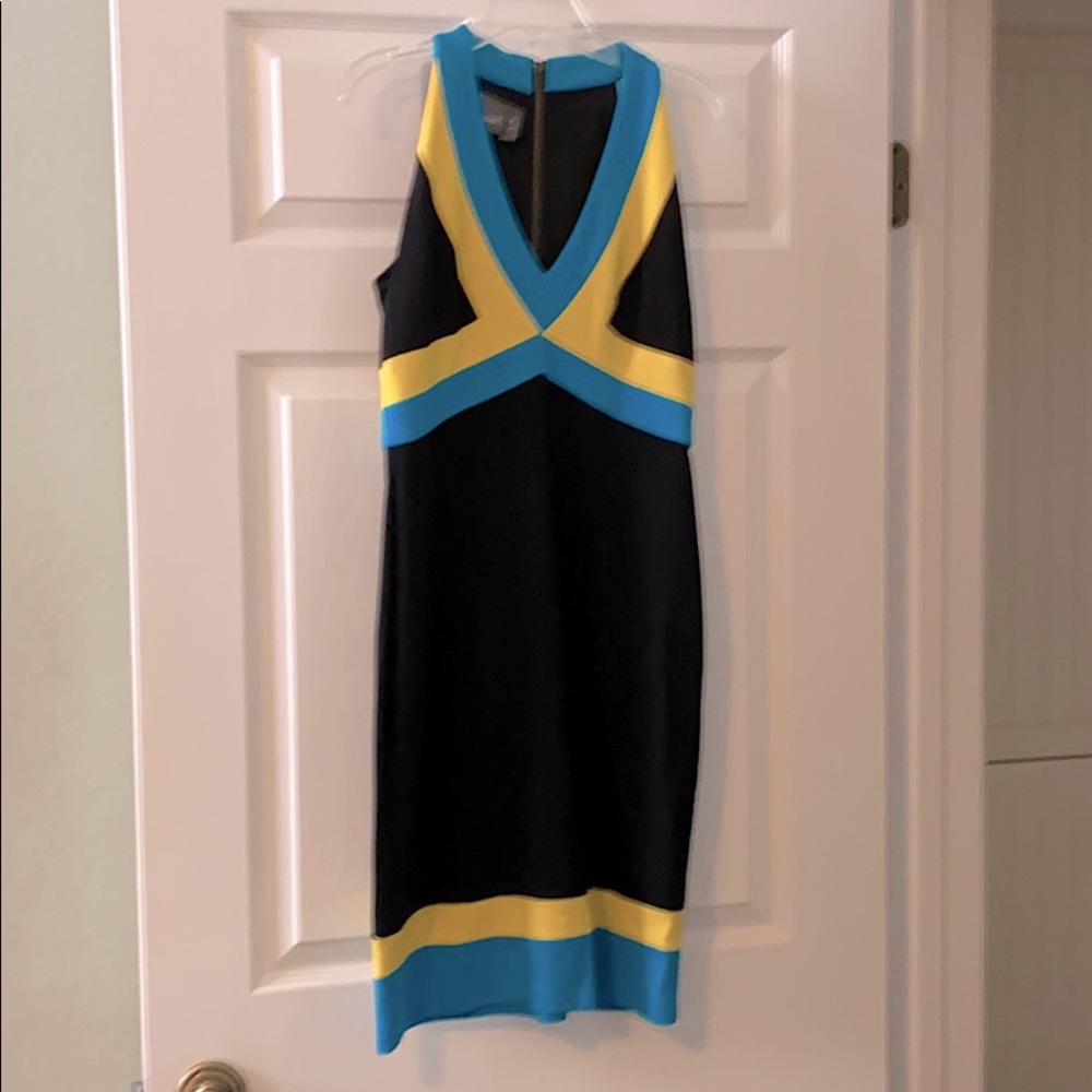 Dress sleeveless